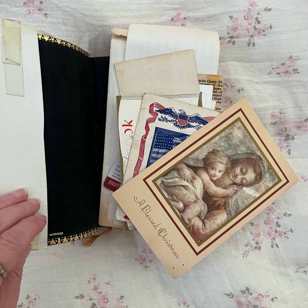 Very special sister owned Vintage Prayer Book by Father Lasance with ephemera - Picture 2 of 10